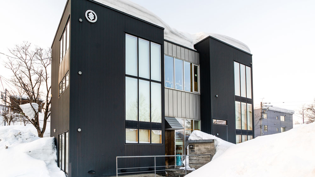 Sekka Ni Chalet - Facade With Surrounding Snow